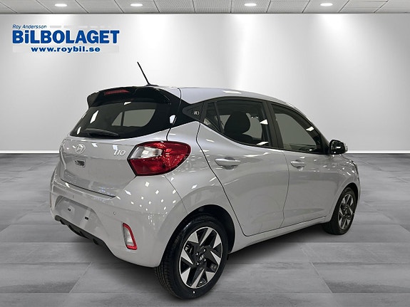 Hyundai i10 3 of 5