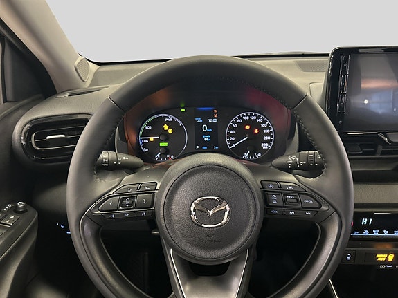 Mazda 2 4 of 5