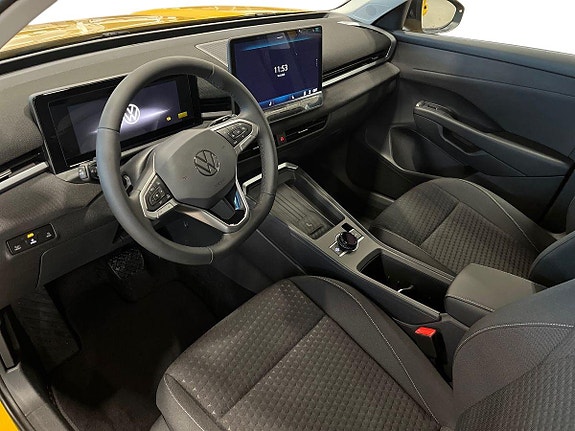 Volkswagen T-Roc 4 of 9