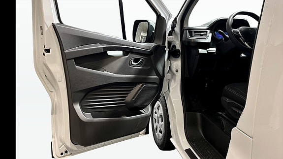 Renault Trafic 8 of 9
