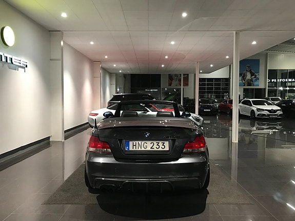 BMW 135i 4 of 5