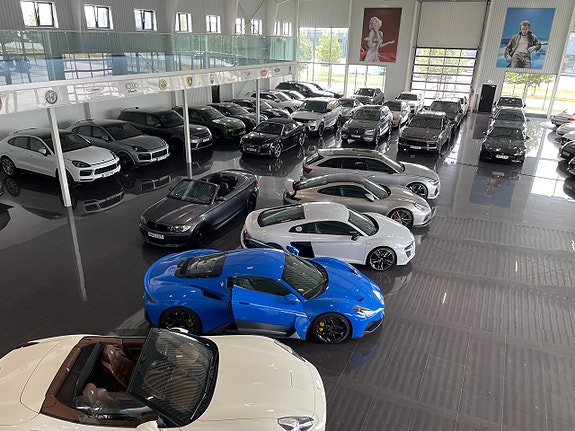 BMW 135i 8 of 16