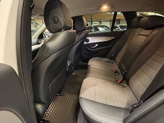 Mercedes-Benz E220 6 of 10