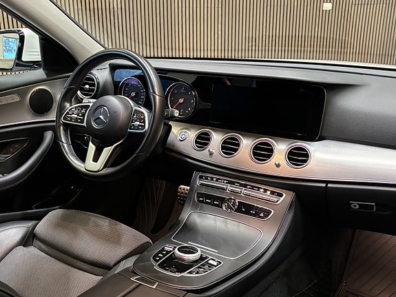 Mercedes-Benz E220 7 of 10