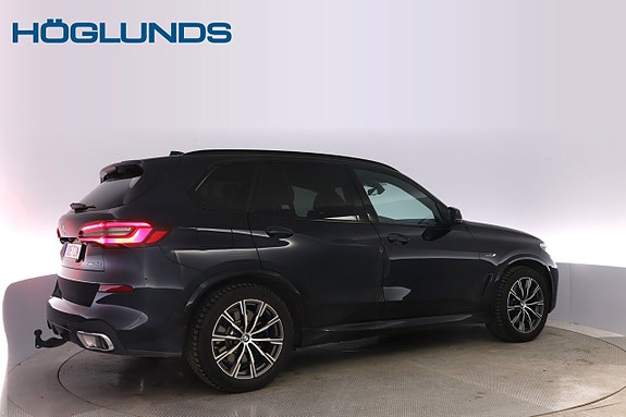 BMW X5 3 of 5