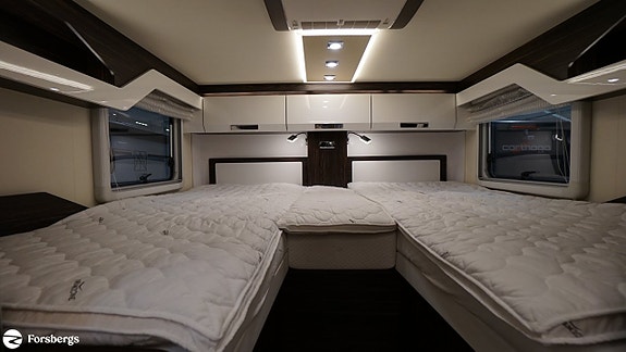 Bürstner Elegance 910 / Solcell / Backkamera / AC bodel 18 of 21