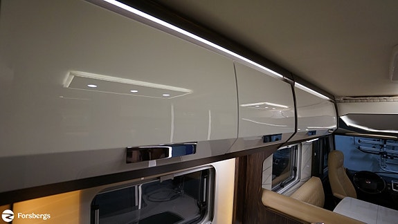Bürstner Elegance 910 / Solcell / Backkamera / AC bodel 11 of 21