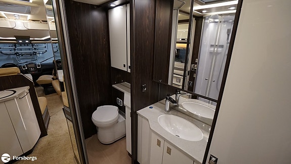 Bürstner Elegance 910 / Solcell / Backkamera / AC bodel 14 of 21