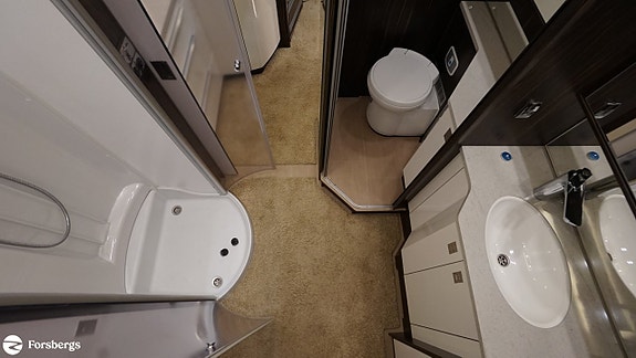 Bürstner Elegance 910 / Solcell / Backkamera / AC bodel 15 of 21