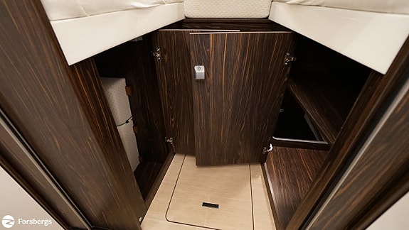 Bürstner Elegance 910 / Solcell / Backkamera / AC bodel 19 of 21