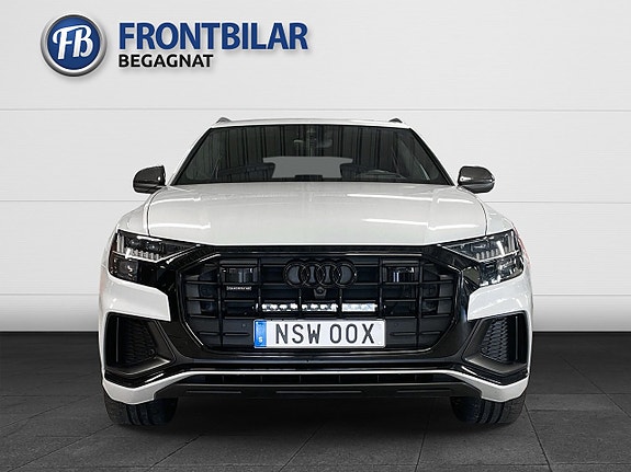 Audi Q8 2 of 30