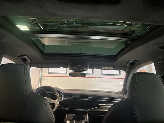Audi Q8 13 of 30