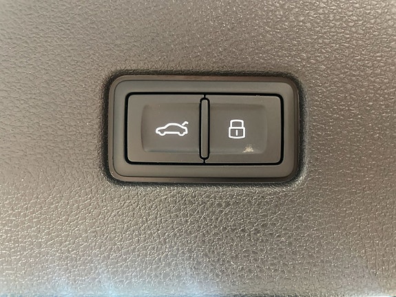 Audi Q8 17 of 30