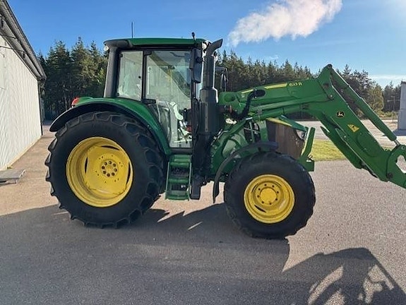 John Deere 6120
