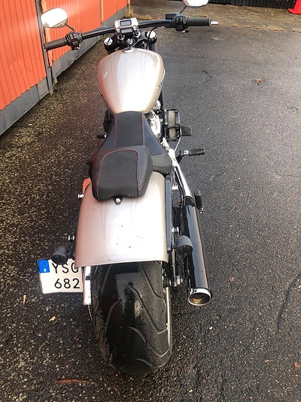 Harley-Davidson Breakout 114 3 of 4
