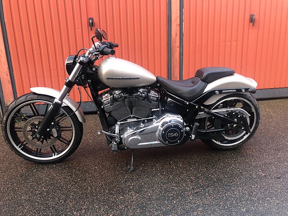 Harley-Davidson Breakout 114 4 of 4