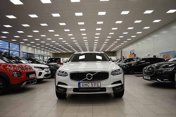 Volvo V90 Cross Country