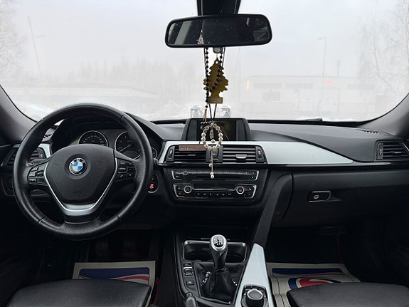 BMW 320 11 of 18