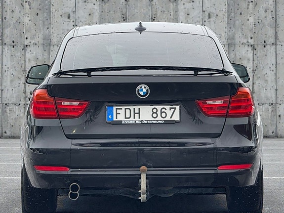 BMW 320 9 of 18