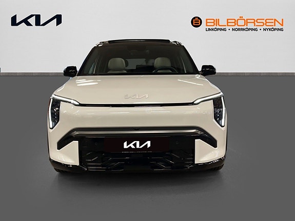 Kia EV3 2 of 17