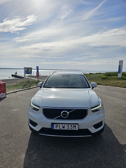 Volvo XC40 4 of 5