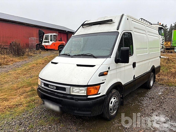 Lätt lastbil IVECO DAILY 35C15