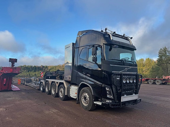 Volvo FH16 Tungdragare med VM trailer