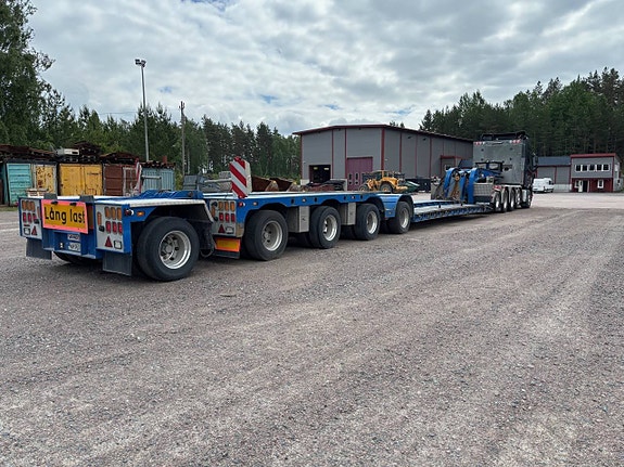 Volvo FH16 Tungdragare med Vang trailer 3 of 4