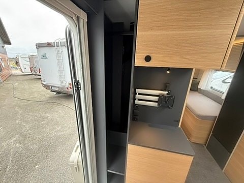 Adria Adora 663 UT * Långbäddar * Toa bak * 2600kr/mån 14 of 16