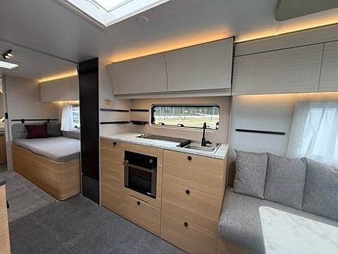 Adria Adora 663 UT * Långbäddar * Toa bak * 2600kr/mån 10 of 16