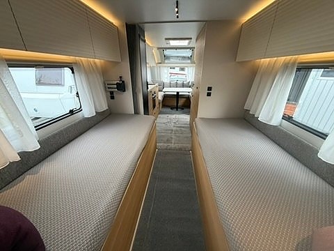 Adria Adora 663 UT * Långbäddar * Toa bak * 2600kr/mån 7 of 16