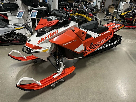 Ski-Doo Summit EXPERT 850 E-TEC 154" SHOT