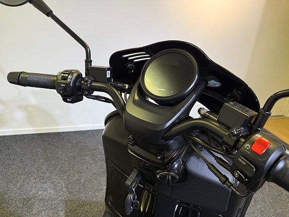 Piaggio Vespa GTV 300 /OUTLET!/Summer-sale 4 of 5