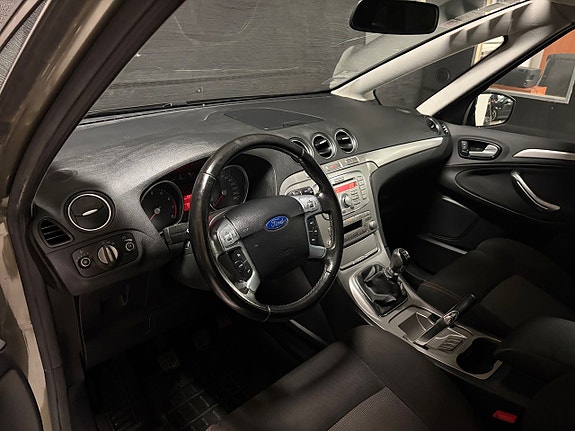 Ford S-MAX 10 of 17