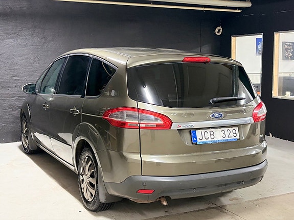 Ford S-MAX 8 of 17