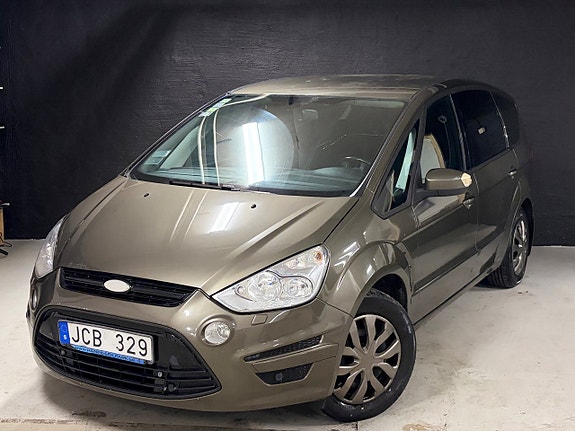Ford S-MAX 3 of 5