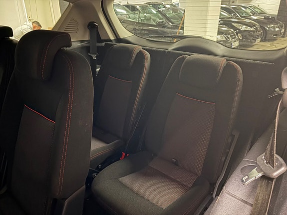 Ford S-MAX 14 of 17