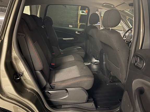 Ford S-MAX 16 of 17