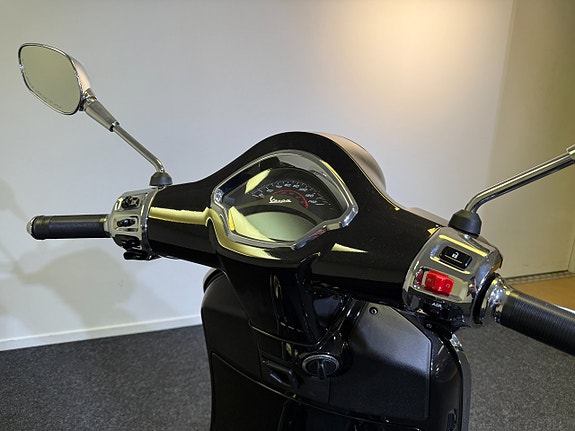 Piaggio Vespa GTS 300 HPE Super /OUTLET! 5 of 5