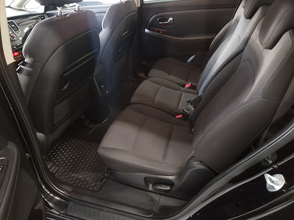 Kia Carens 13 of 19