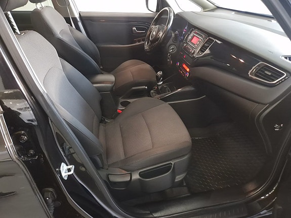 Kia Carens 8 of 19