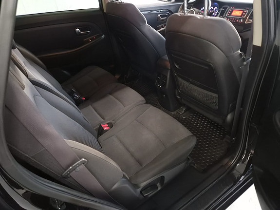 Kia Carens 12 of 19