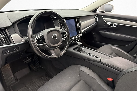 Volvo S90 10 of 27