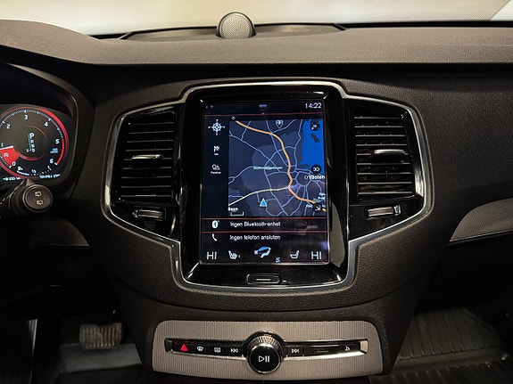 Volvo XC90 18 of 29