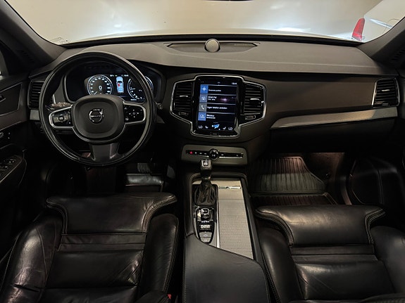 Volvo XC90 15 of 29