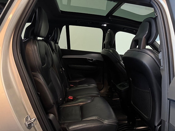 Volvo XC90 24 of 29