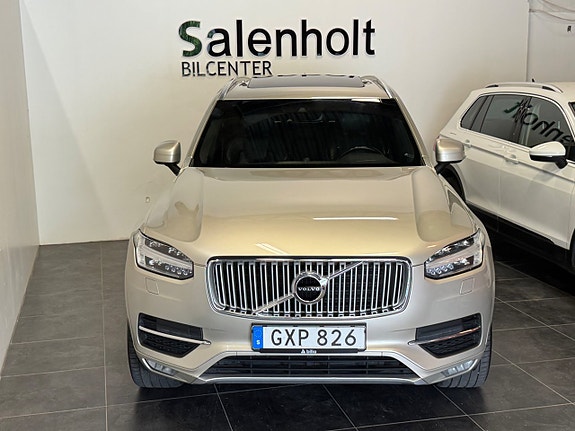 Volvo XC90 3 of 5