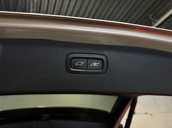 Volvo XC90 29 of 29