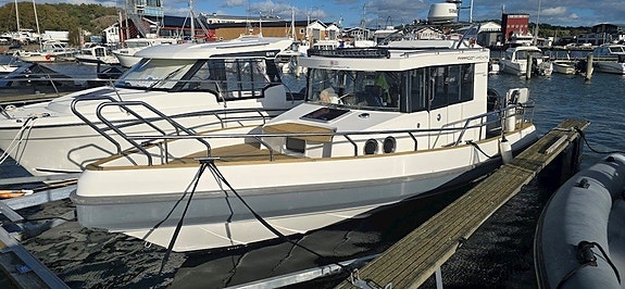 Paragon 25 Cabin   -   VP D4-300 EVC/DP -18