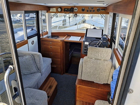 Paragon 25 Cabin   -   VP D4-300 EVC/DP -18 3 of 5